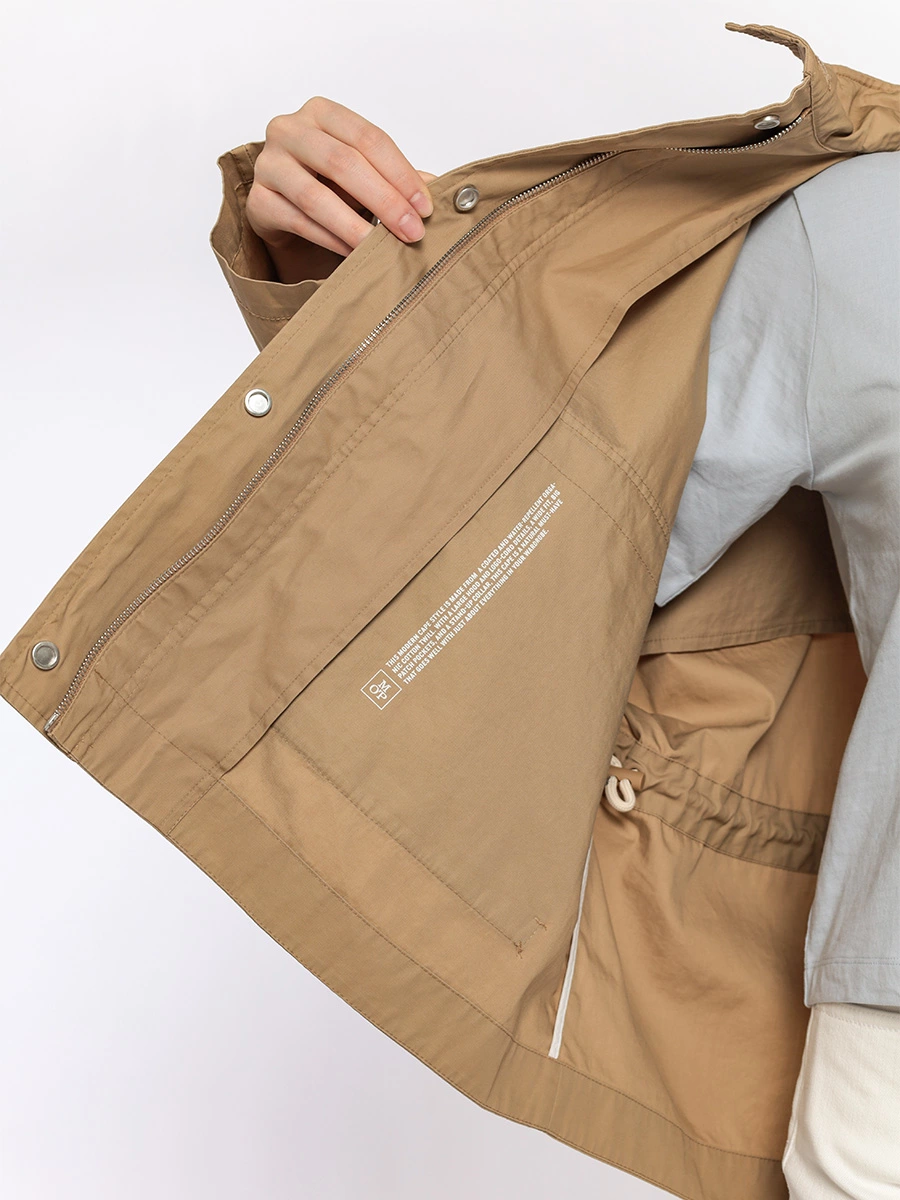 Куртка песочного цвета в утилитарном стиле из органического хлопка